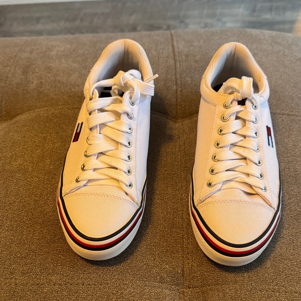 Tommy Hilfiger Woman ‘S White and Red Sneakers Size 6